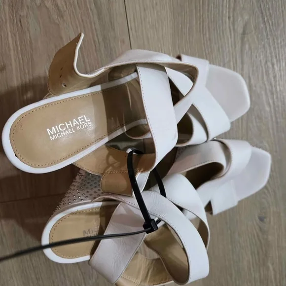 Michael Kors Cream Heels - Picture 1 of 4